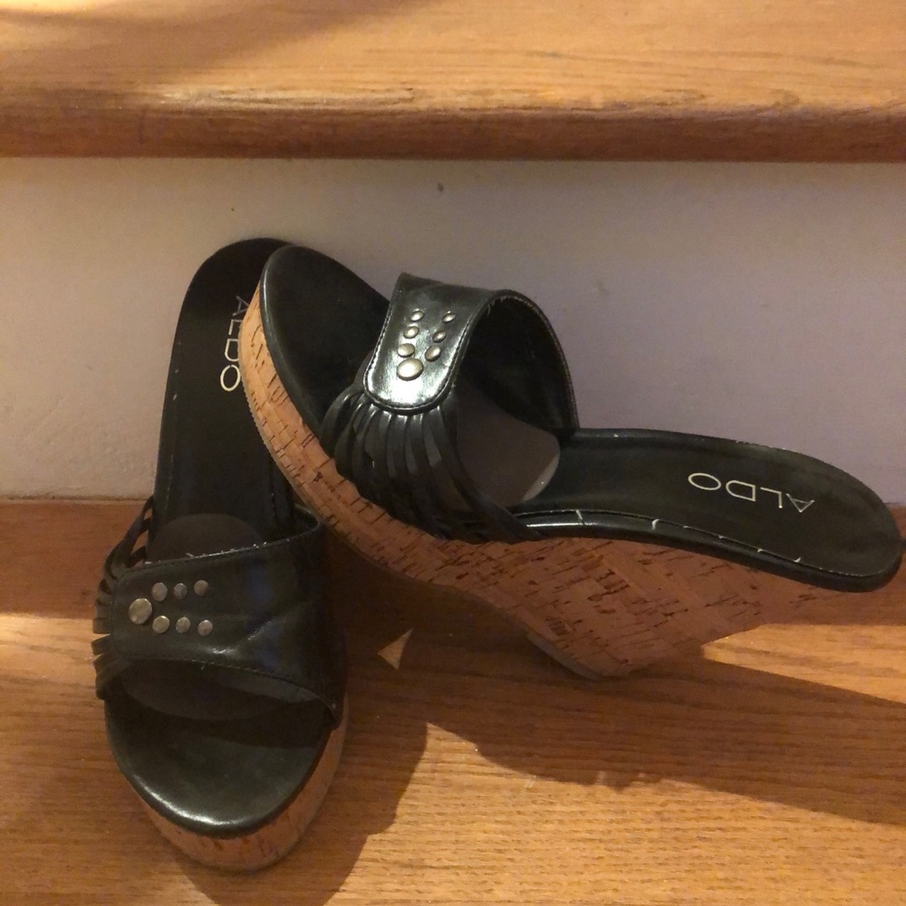 Aldo’s size 6.5 black slides